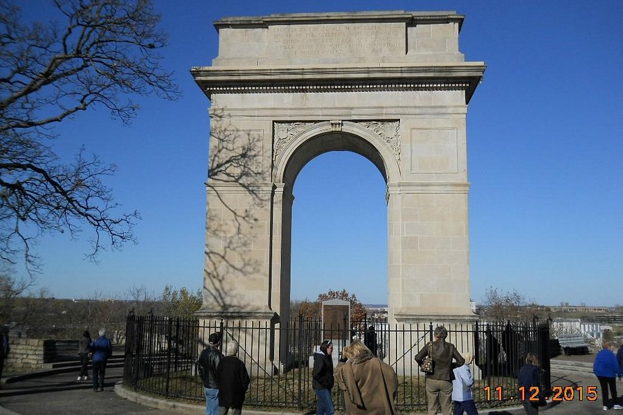 Rosedale Memorial Arch image