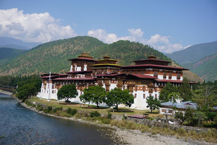 Wangdue Dzong image