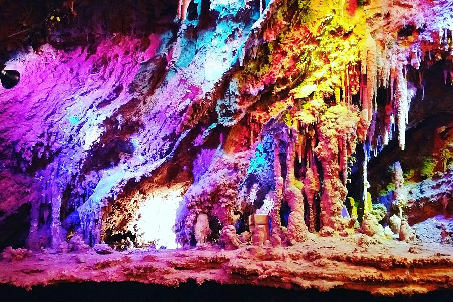 Shenandoah Caverns image