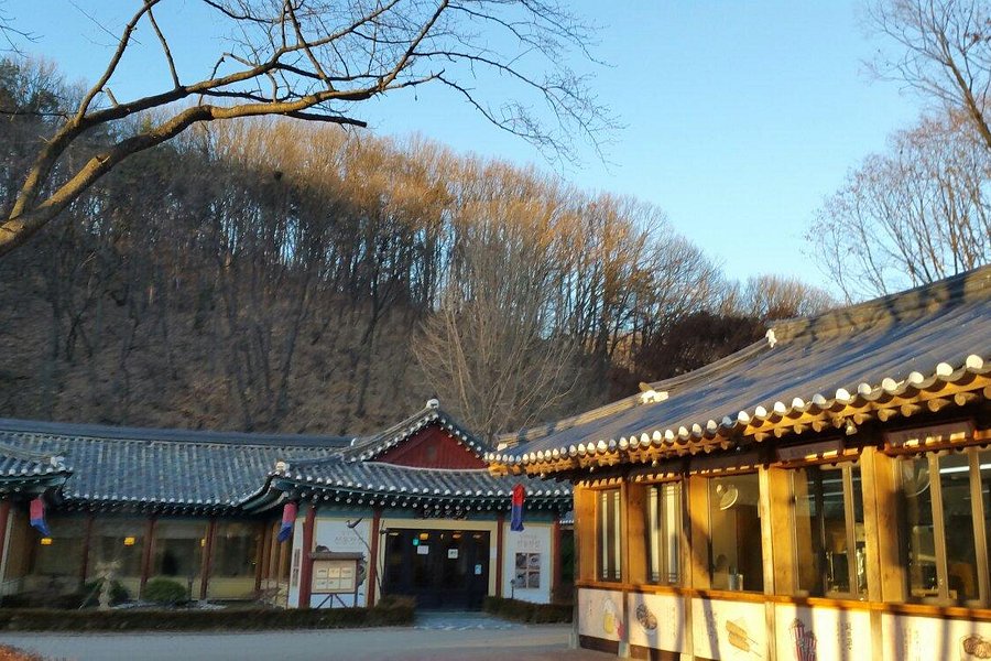 Korean Folk Village image