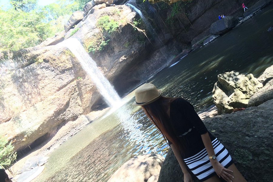 Heo Narok Waterfall image