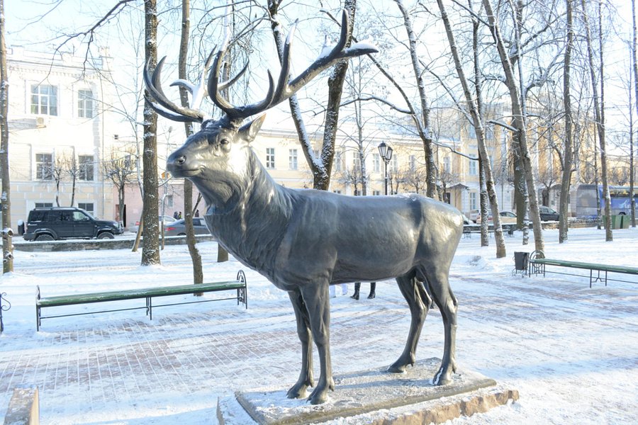 Sculpture Deer image