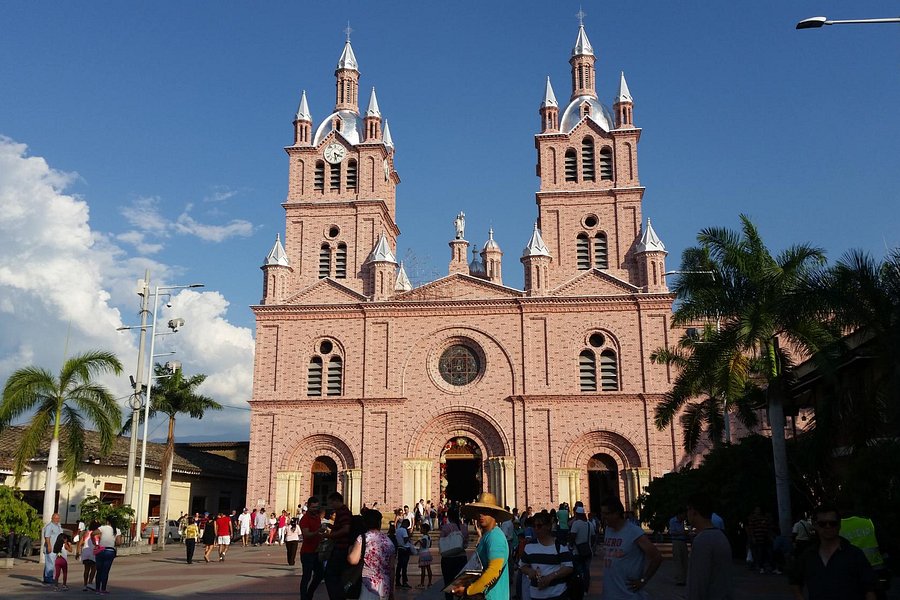 Basilica del Senor de los Milagros de Buga image