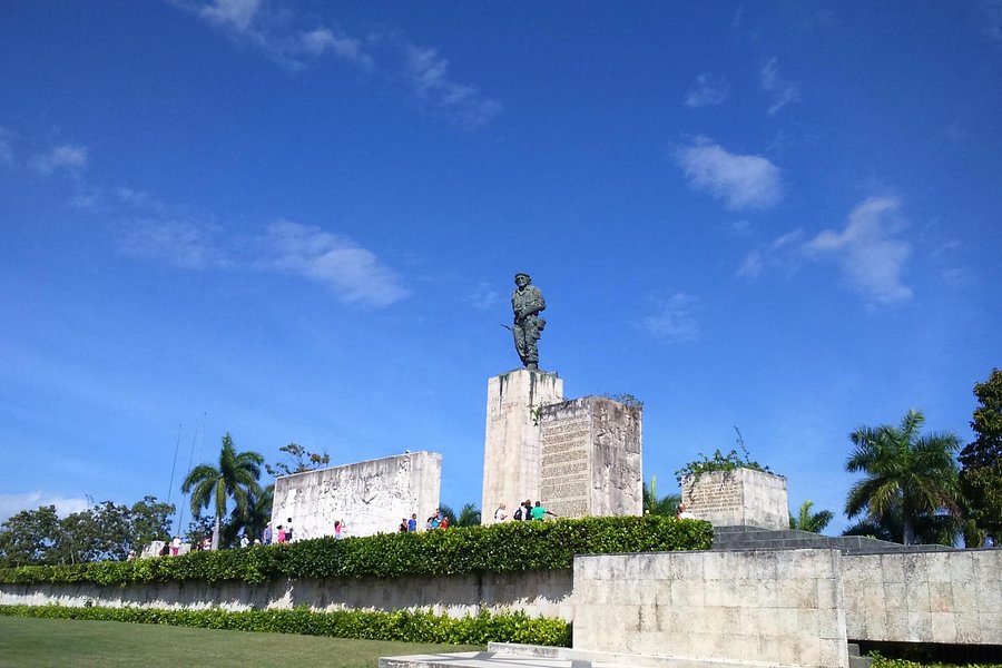 Mausoleo del Che Guevara image