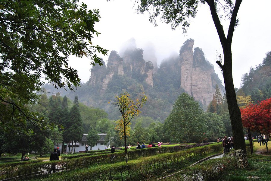 Zhangjiajie Tianbofu Scenic Resort image