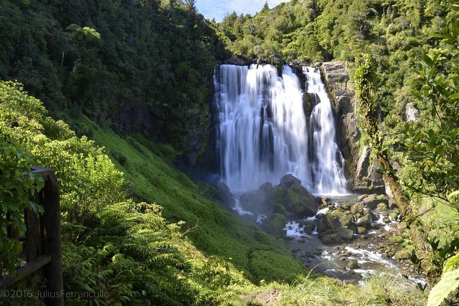 Marakopa Falls image