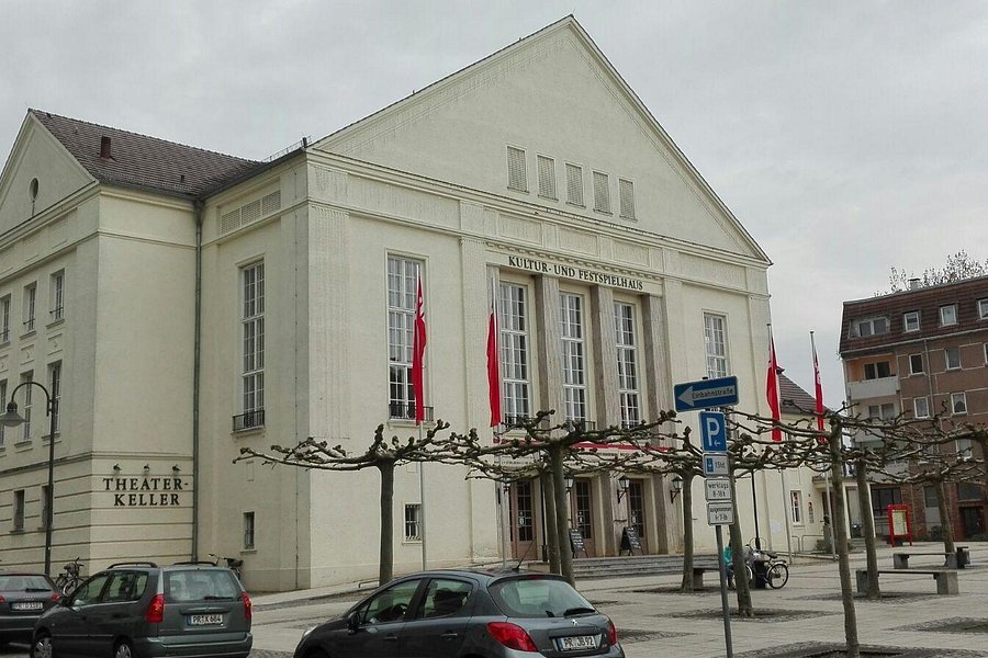Kultur- und Festspielhaus image
