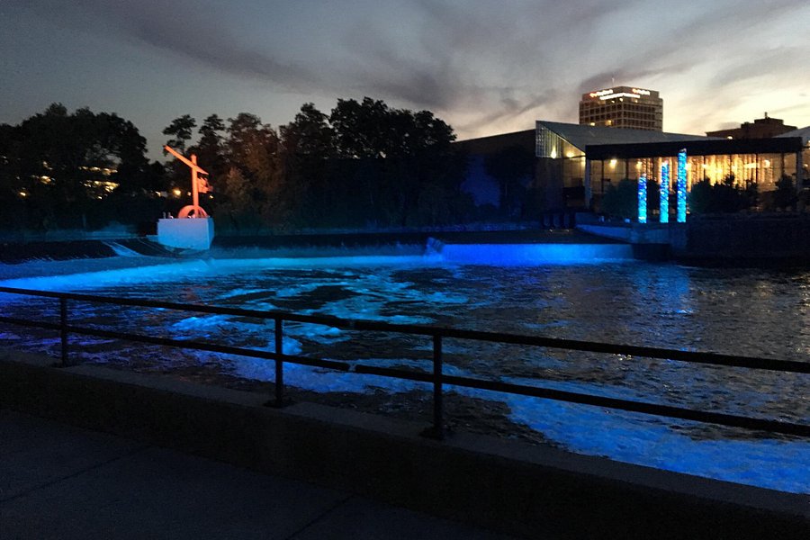 River Lights Plaza image