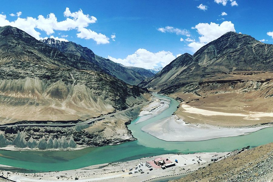 Confluence of the Indus and Zanskar Rivers image