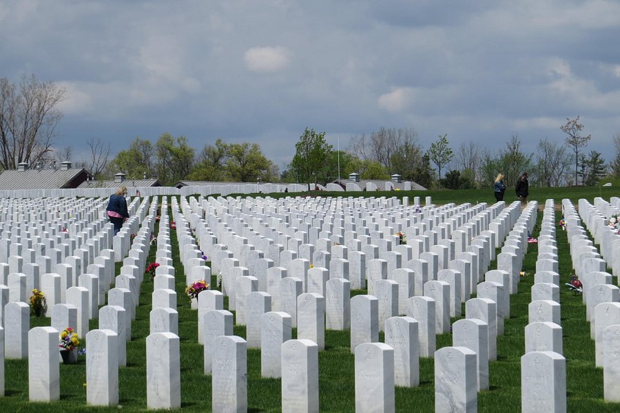 Great Lakes National Cemetery image