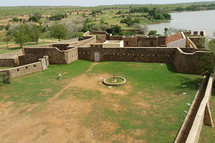 Fort de Médine image