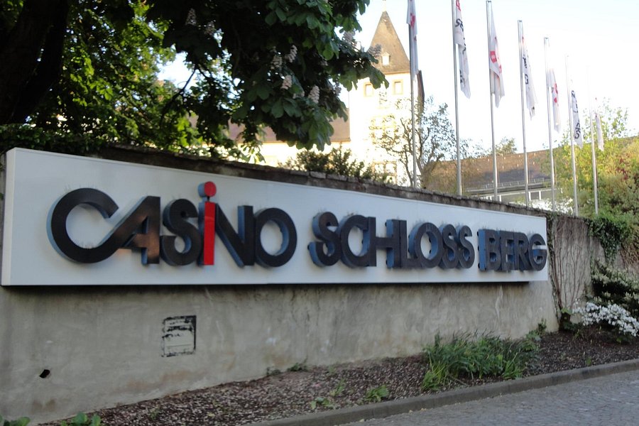 Casino Schloß Berg image