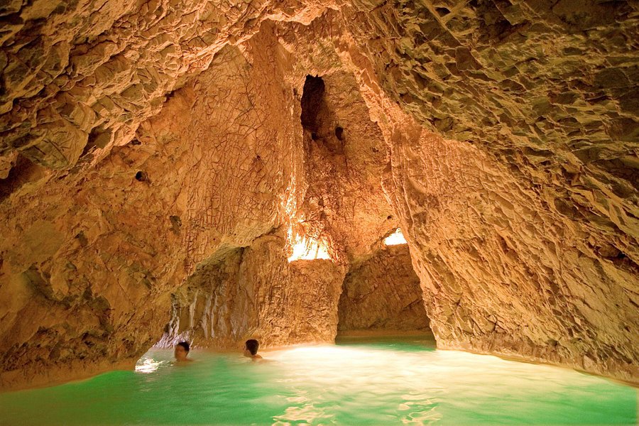 Cave Bath of Miskolctapolca image