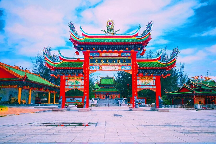 Jade Dragon Temple image
