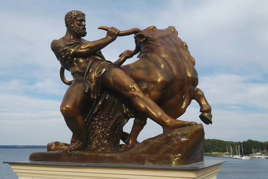 Herakles Skulptur image