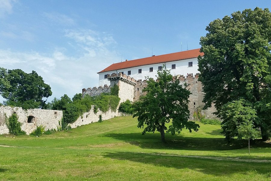 Siklos Castle image