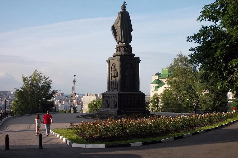 Monument to Vladimir The Great image
