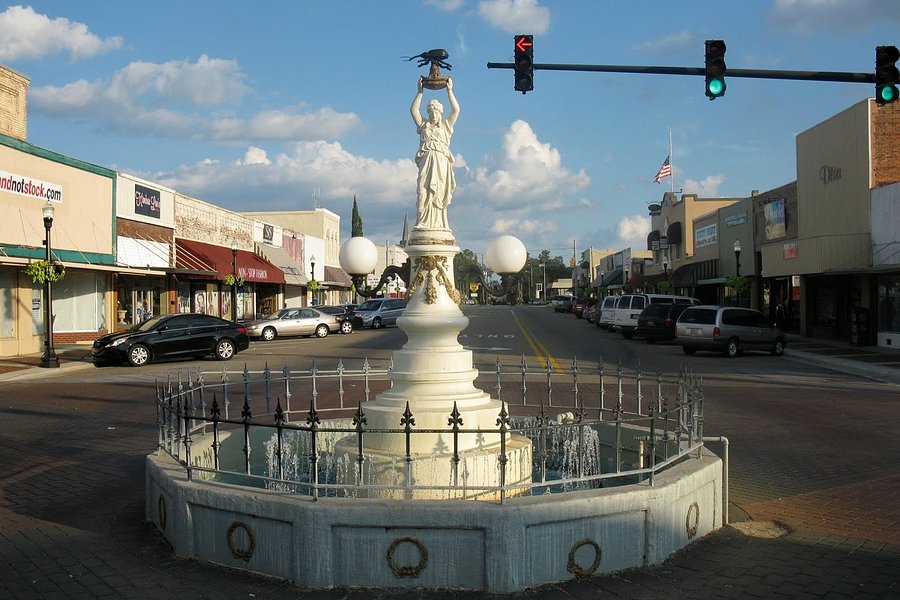Boll Weevil Monument image