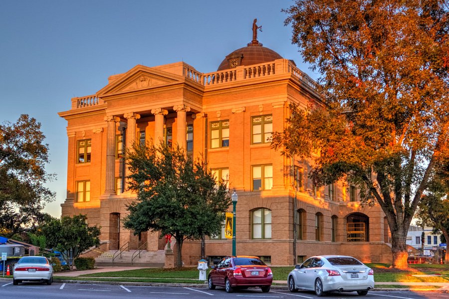 Historic Williamson County Courthouse image