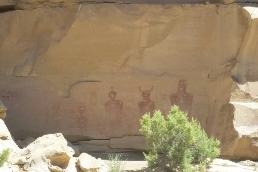 Sego Canyon Petroglyphs image