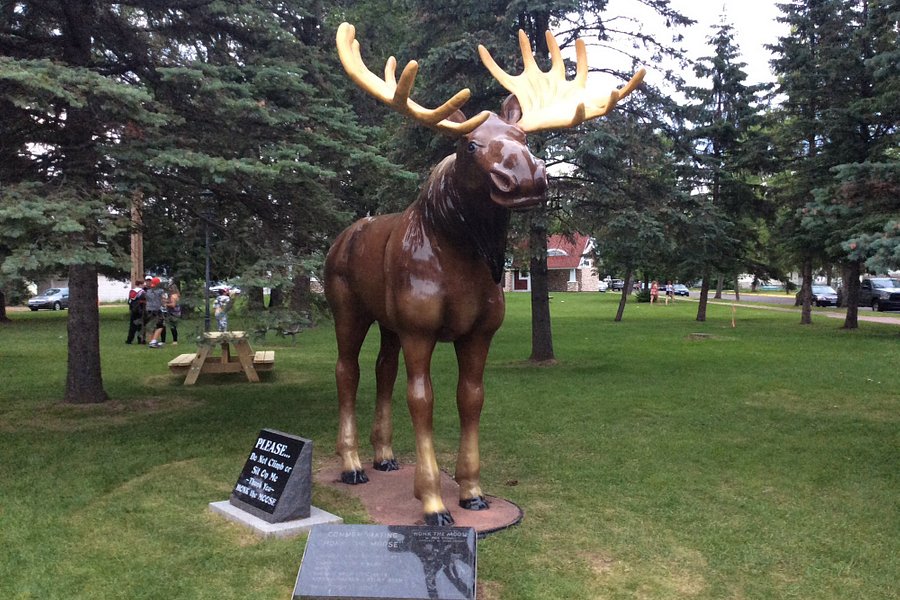 Honk the Moose Statue image