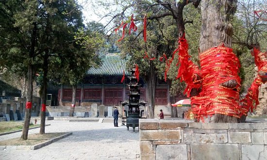 Ji'nan Lingyan Temple image