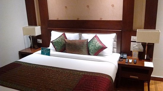 Things To Do in Aarya Hotel, Restaurants in Aarya Hotel