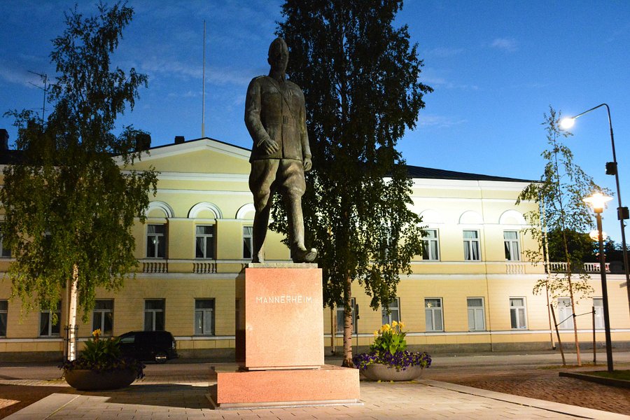 Mannerheim Statue image