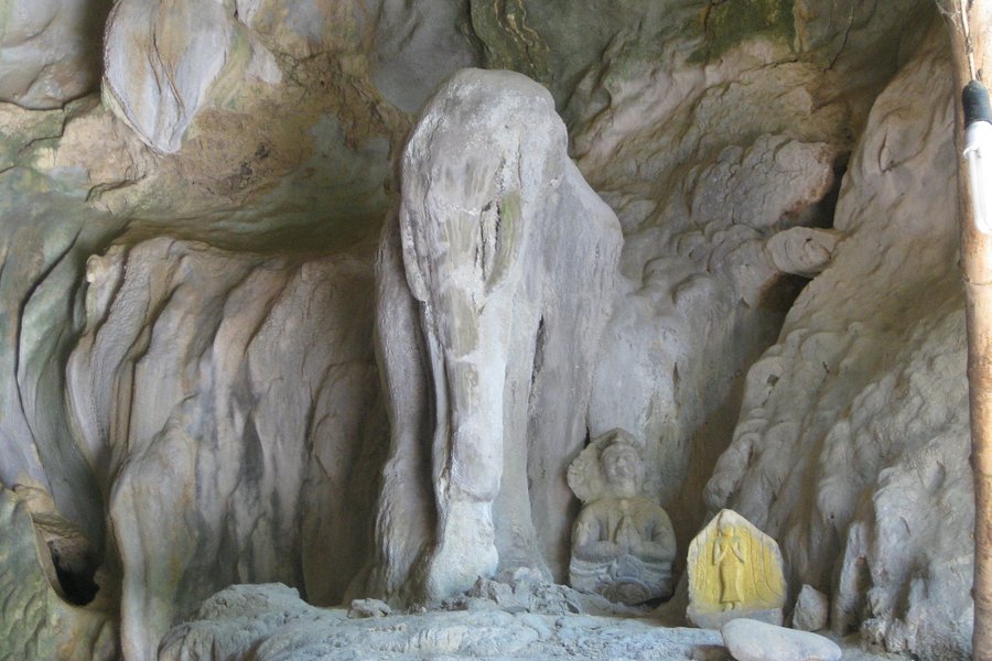 Tham Xang (Elephant Cave) image
