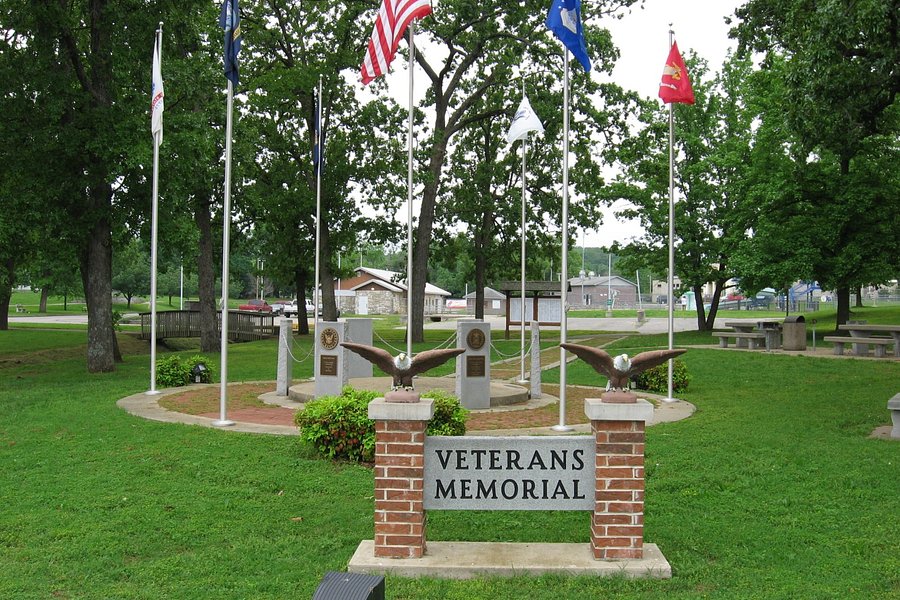 Veterans Memorial-Gold Star Mothers image