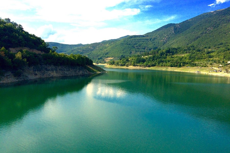 Lago del Turano image