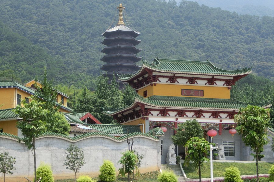 Yunmen Temple of Shaoguan image