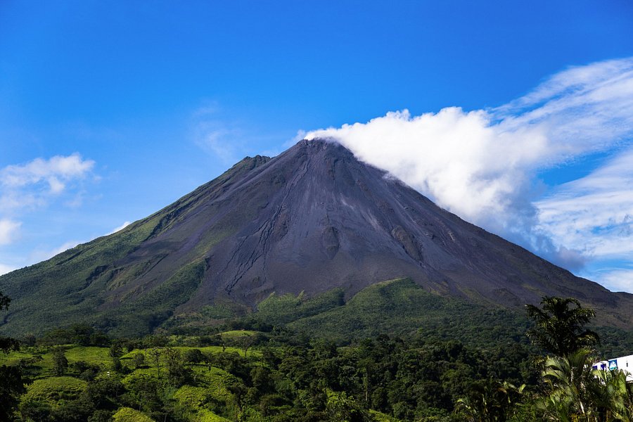 Arenal Volcano image