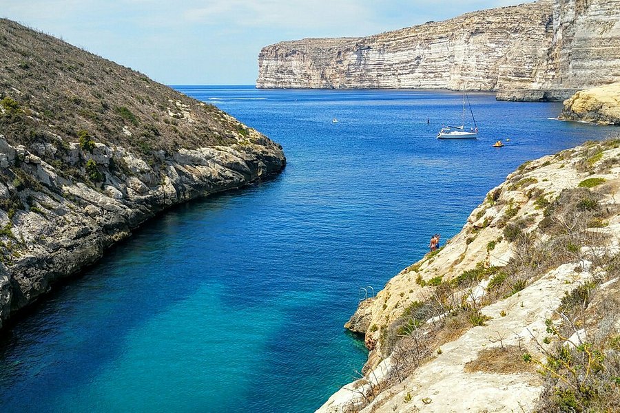 Xlendi Beach, Cliff and Caves image
