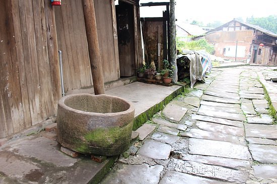 Longhua Ancient Town image