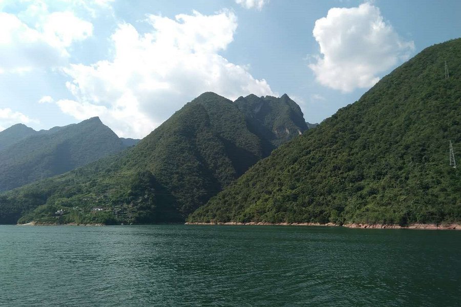 Qingjiang River Gallery Scenic Resort image