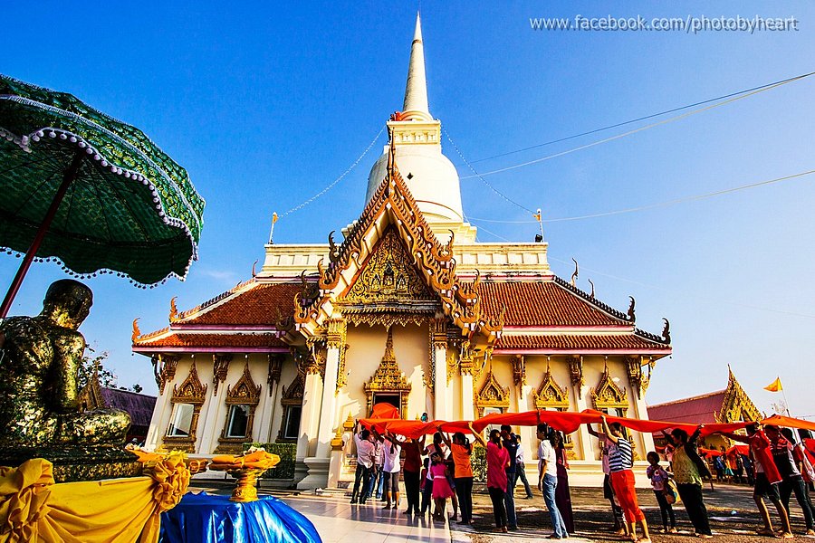 Wat Khao Suwan Pradit image