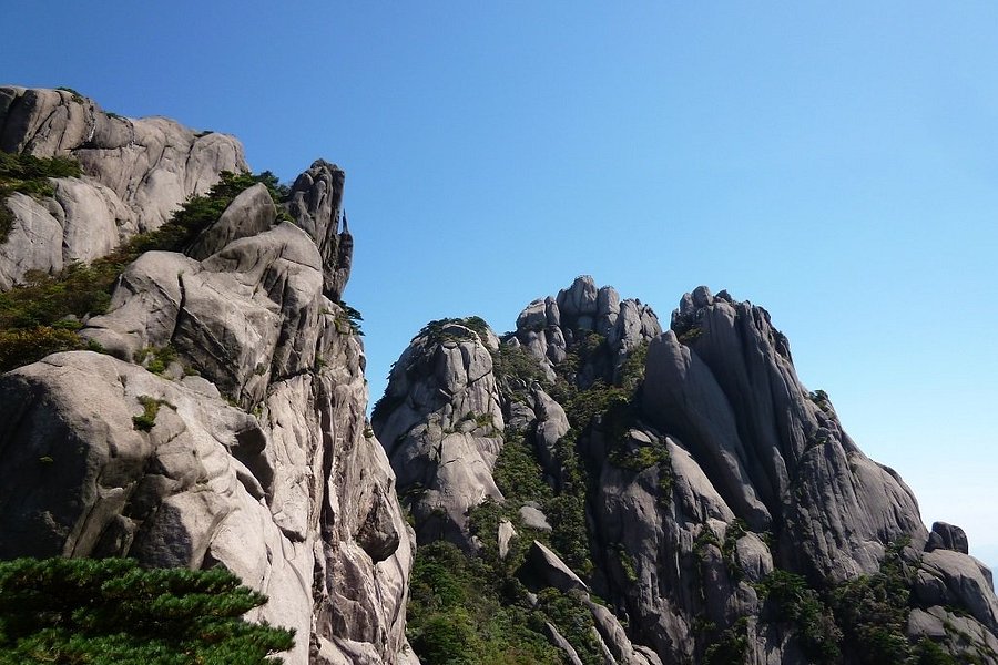 Lianhua Peak image