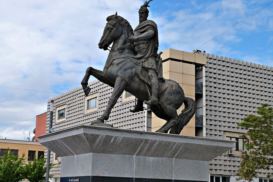 Skanderbeg statue image