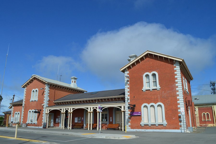 Echuca Railway Station image