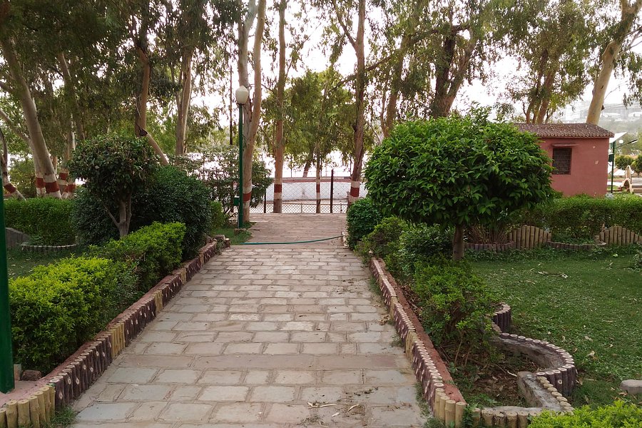 Chambal Gardens image