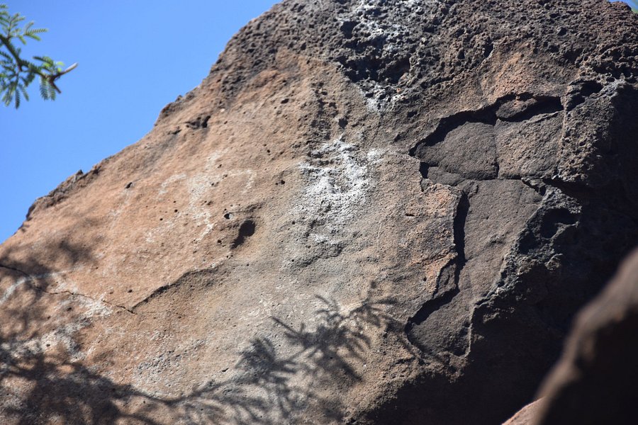 Kukui Point Petroglyphs image
