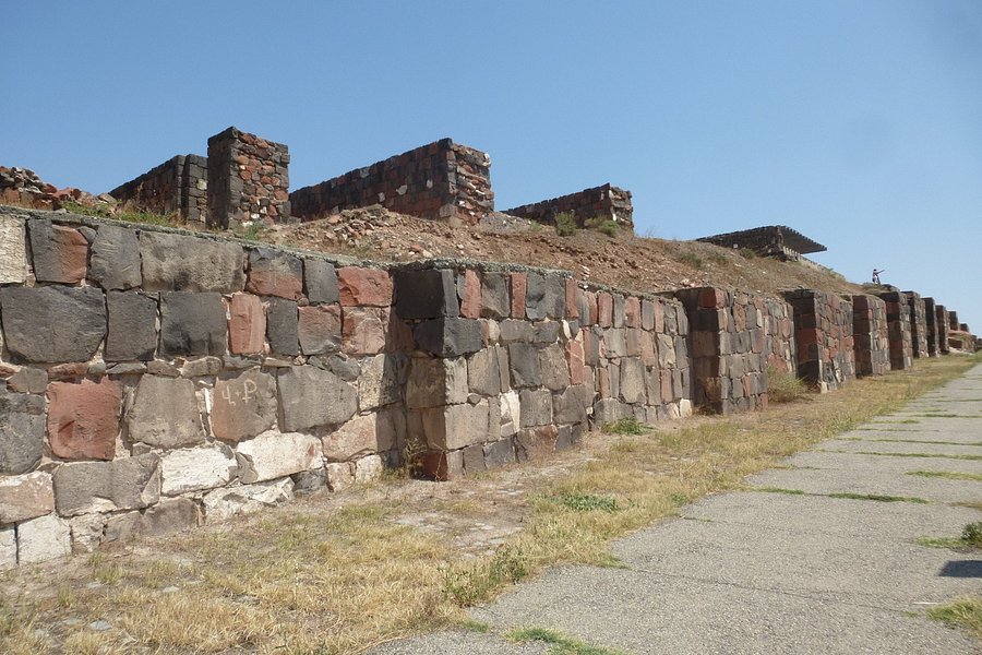 Erebuni Town-Fortress image