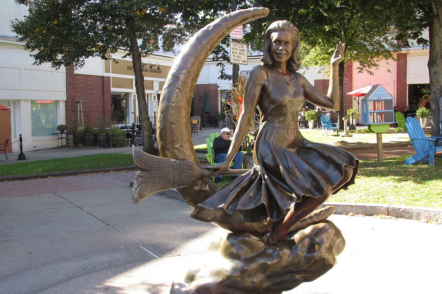 Bewitched Statue of Elizabeth Montgomery image