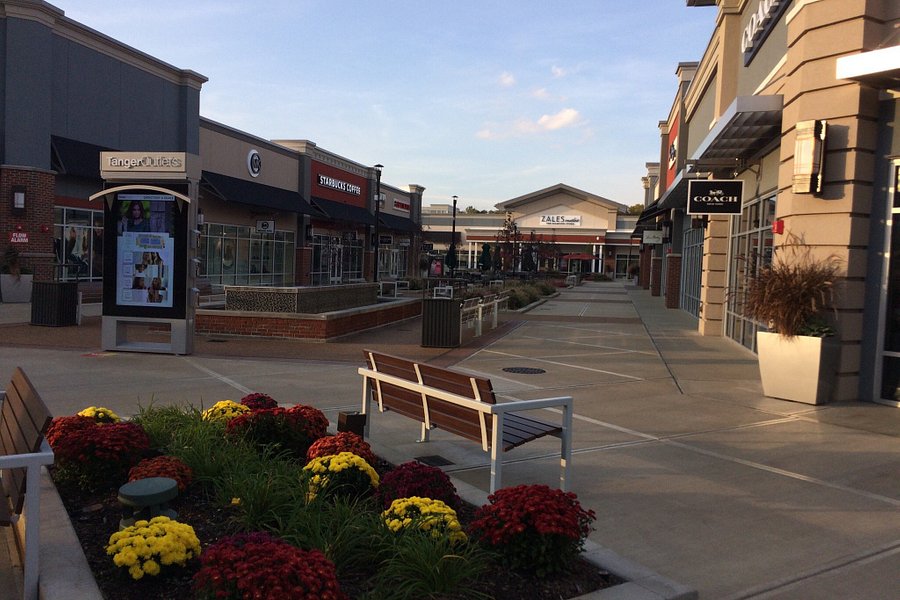 Tanger Outlets Columbus image