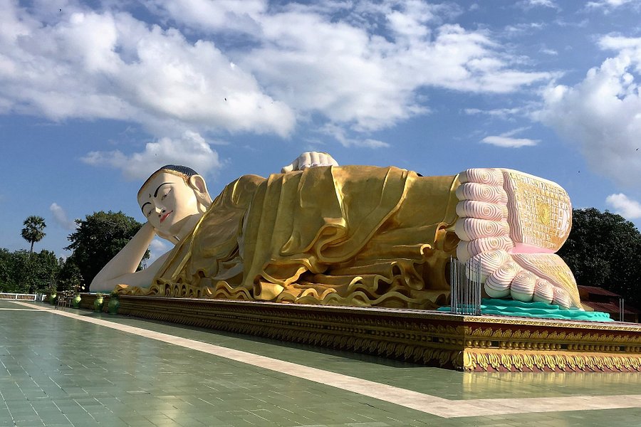 Mya Tha Lyaung Reclining Buddha image