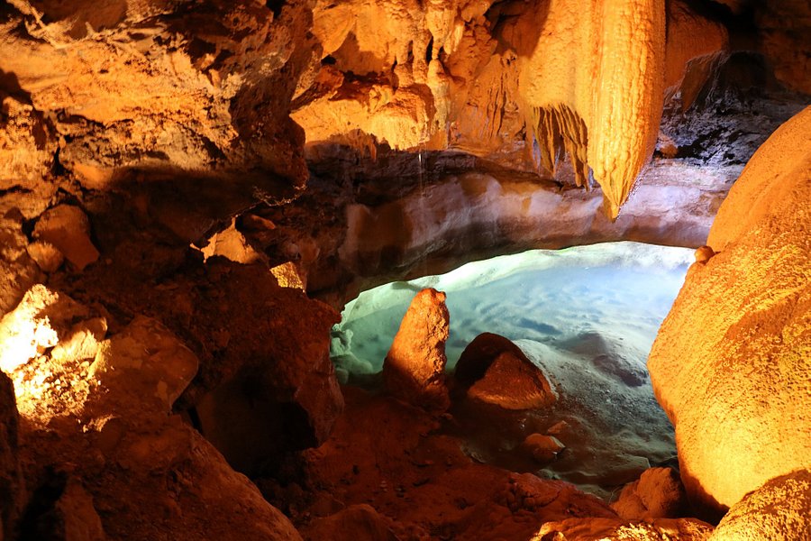 Cumberland Caverns image