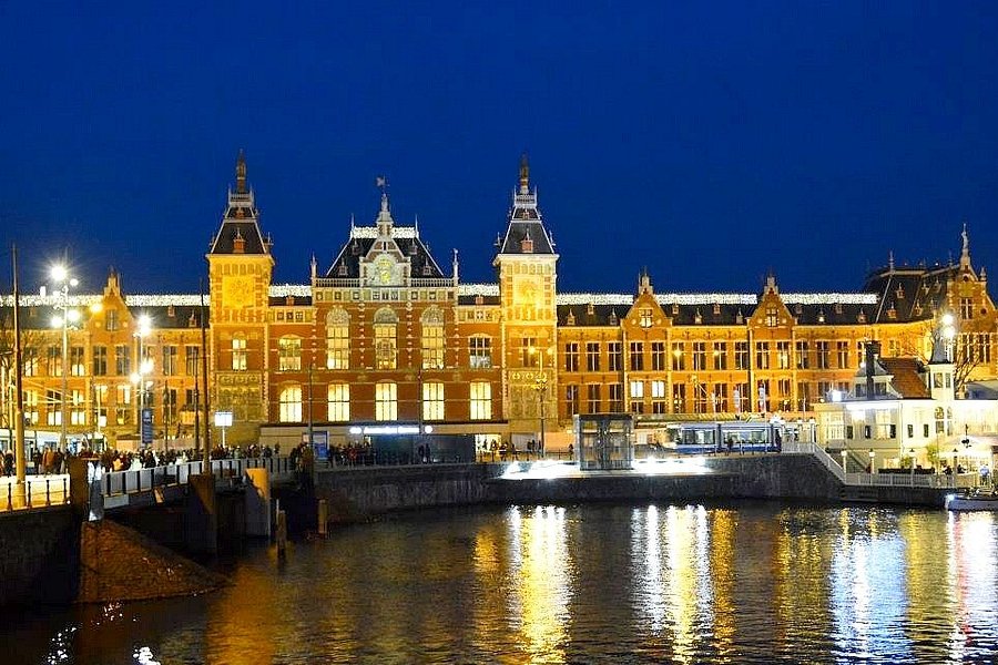 Centraal Station image