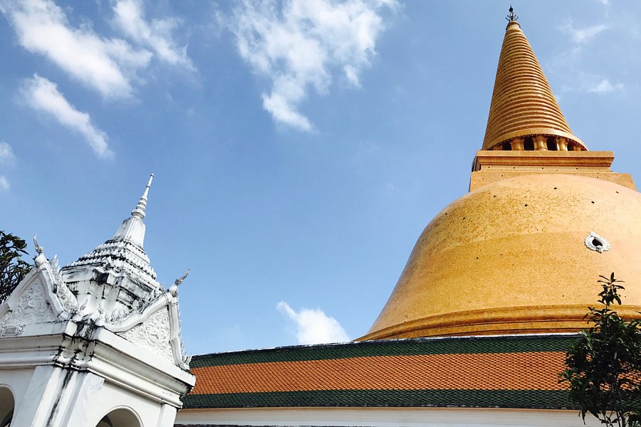 Wat Phra Pathom Chedi image