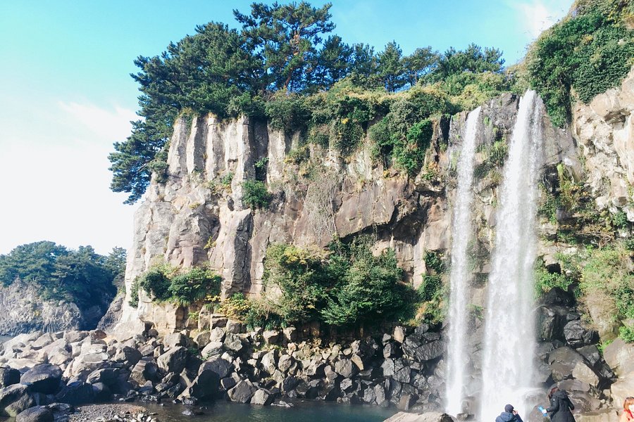 Jeongbang Waterfall image